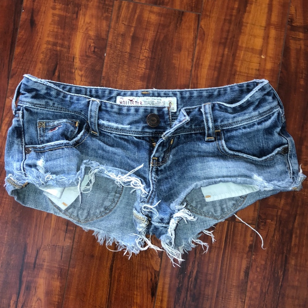 Hollister daisy dukes